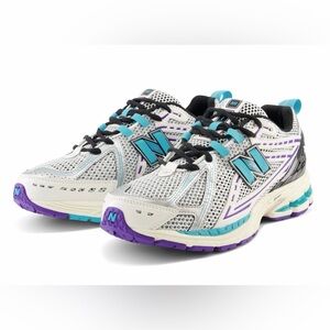 New Balance 1906R Hornets Charlotte 
Size: 8 Men’s